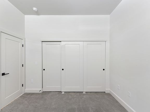 3rd image of 1296 Chesapeake Ave #219