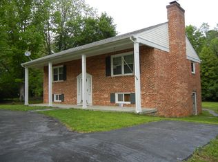 209 Virginia Ave, Farmville, VA 23901