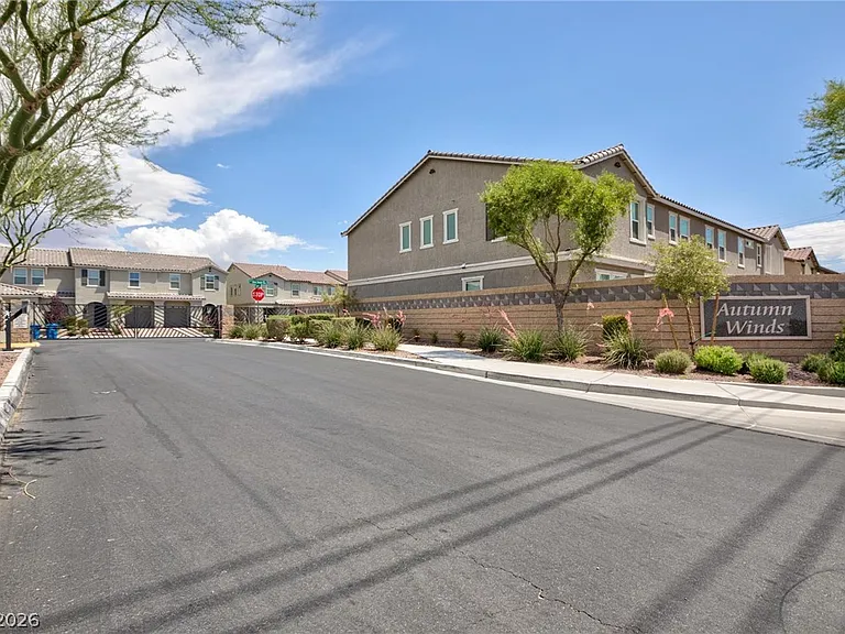 5327 Lazy Breeze Ave — Photo 33