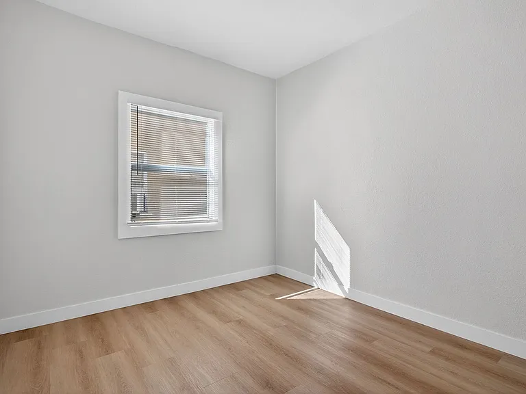 915 Cherry Ave — Photo 38