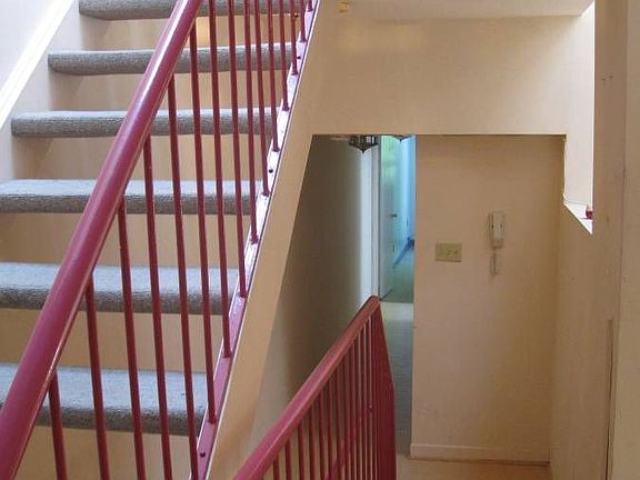 2nd image of 210 McCaul St Unit 2