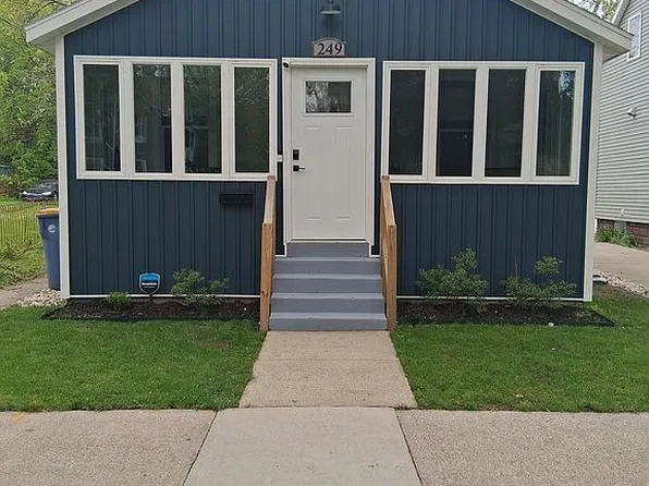 249 Lexington Ave NW, Grand Rapids, MI 49504