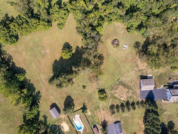 3rd image of 959 Bentleyville Rd