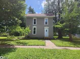 614 5th St, Gladbrook, IA 50635