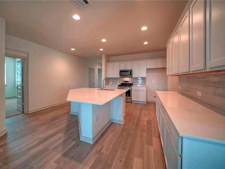 7920 City Top Blvd — Photo 9
