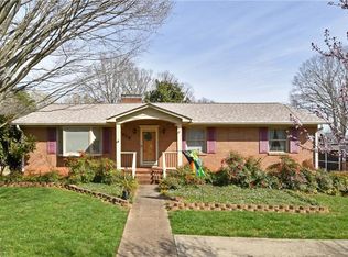 2515 Amesbury Rd, Winston Salem, NC 27103