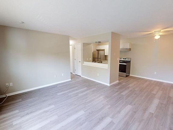 4th image of 1106 W Mill St #4