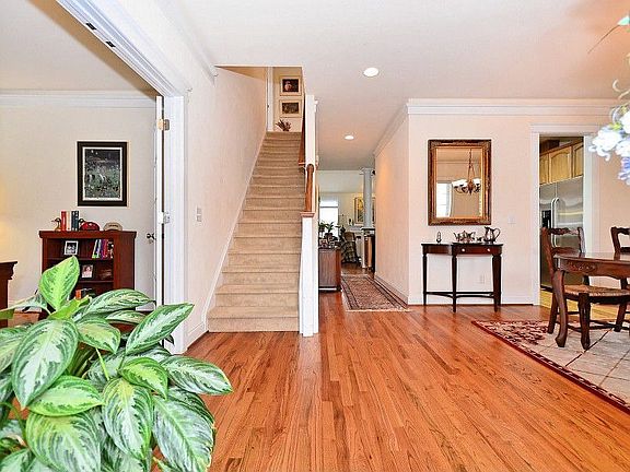 4th image of 1095 Windsong Bay Ln