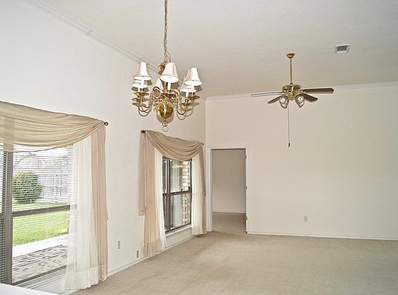 3rd image of 309 Chase Oaks Pl