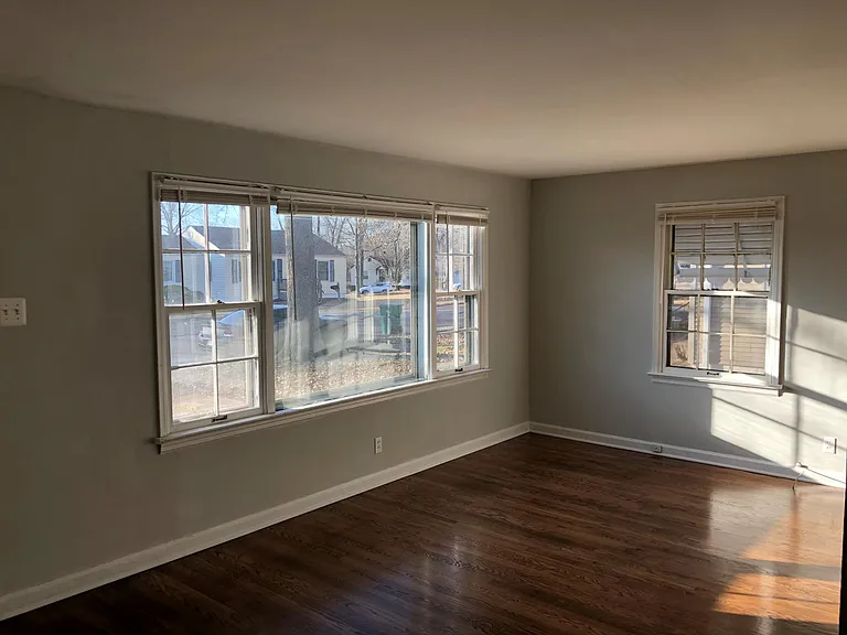 7533 Haywood Dr — Photo 3