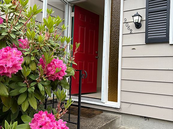 Front door into front hallway