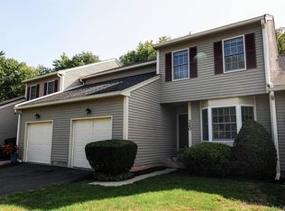 320 School Master #320, Windsor, CT 06095