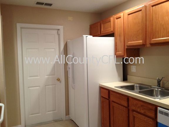 4th image of 2420 Oak Mill Dr
