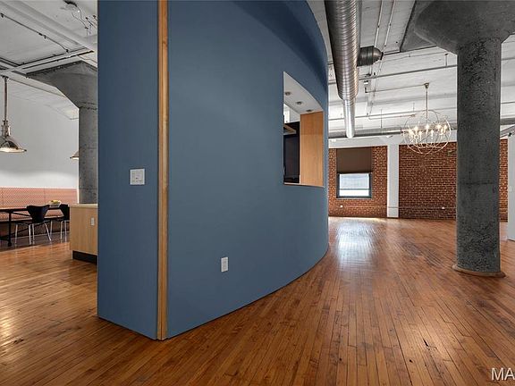 4th image of 1010 Saint Charles St APT 1004