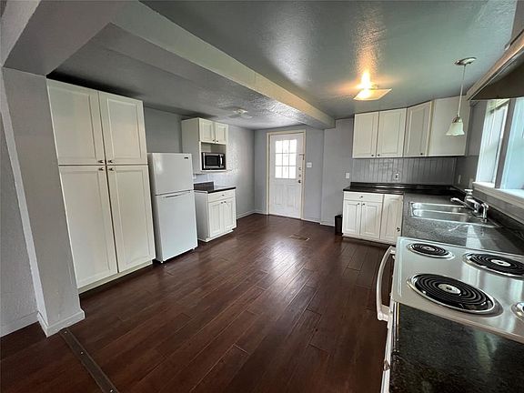 5th image of 2117 Grover Ave