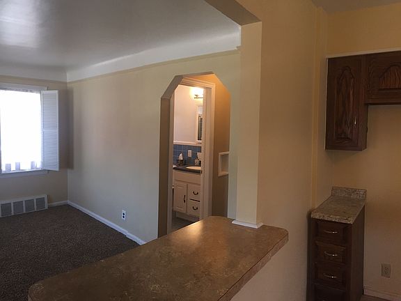 4th image of 2981 Wilson Ave
