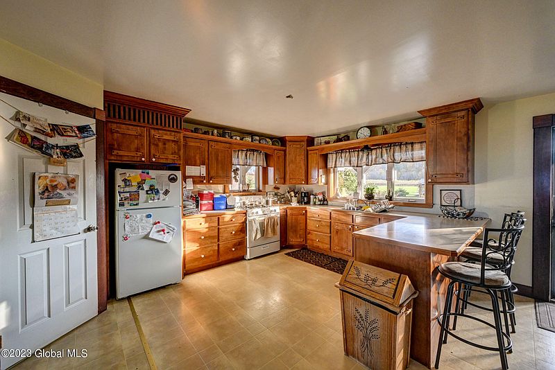 3rd image of 365 Salt Springville Road