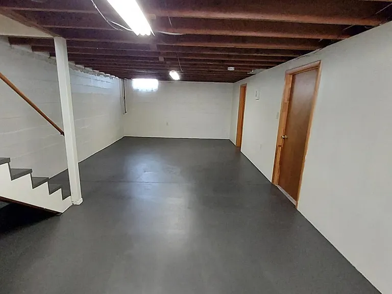319 N Clayton Ave — Photo 14