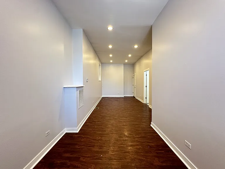 2944 W Montrose Ave #2 — Photo 14