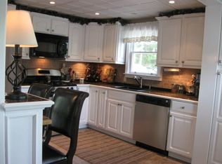 11 Town Line Rd, Southington, CT 06489