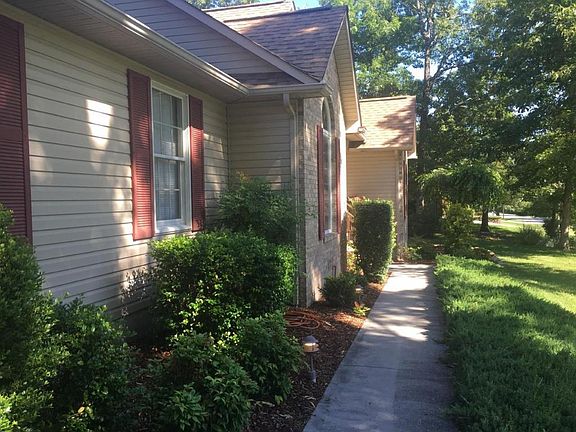 4th image of 161 Exeter Dr