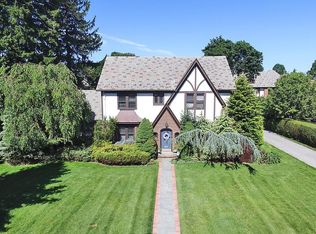 80 Westminster Rd, Garden City, NY 11530