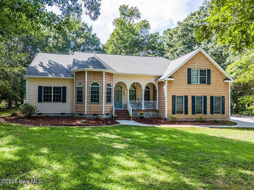 1st image of 615 Ravenswood Road