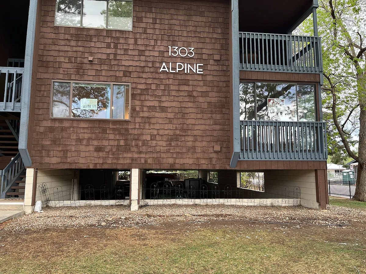Building Photo - 1303 Alpine Ave #15A