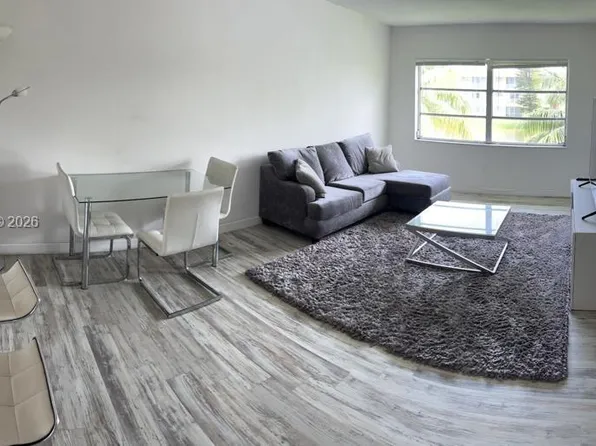 2825 NE 201st Ter APT M215, Aventura, FL 33180