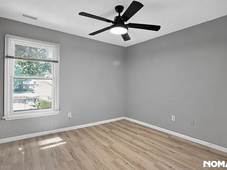 1620 Winthrope Dr — Photo 8