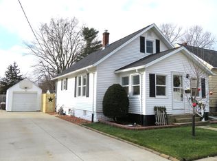 613 15th Ave, Sterling, IL 61081