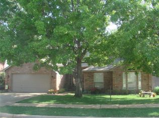 2417 Branch Oaks Ln, Flower Mound, TX 75028