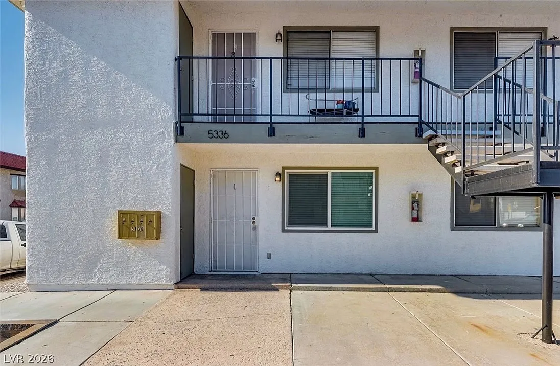 2 bed, 2.0 bath, 3870 sqft, $1,385 — Photo 4