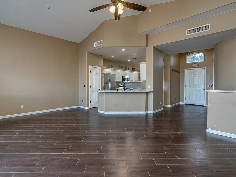 8477 S Camino Bengala — Photo 2