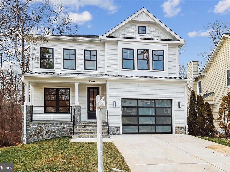 1st image of 10608 Parkwood Dr