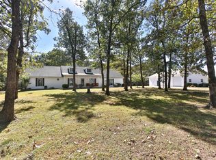 828 E 412th Rd, Bolivar, MO 65613