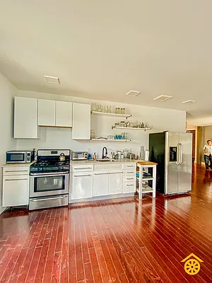 Rented by Reubel Group LLC | media 10