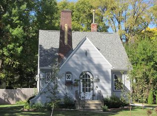 2619 Cedar Heights Dr, Cedar Falls, IA