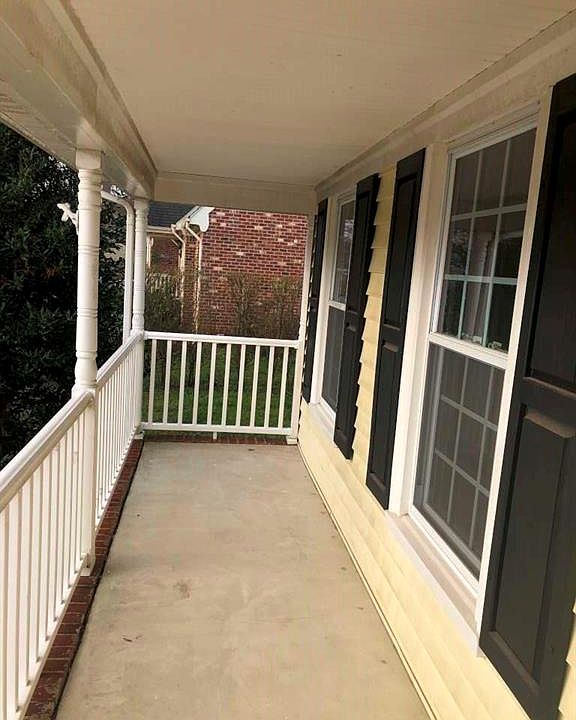 1st image of 420 Southern Oak Dr