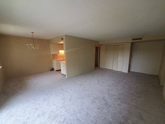 3rd image of 422 Riviera Dr #422