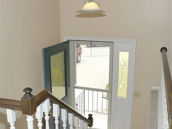 4th image of 9628 Sahler St