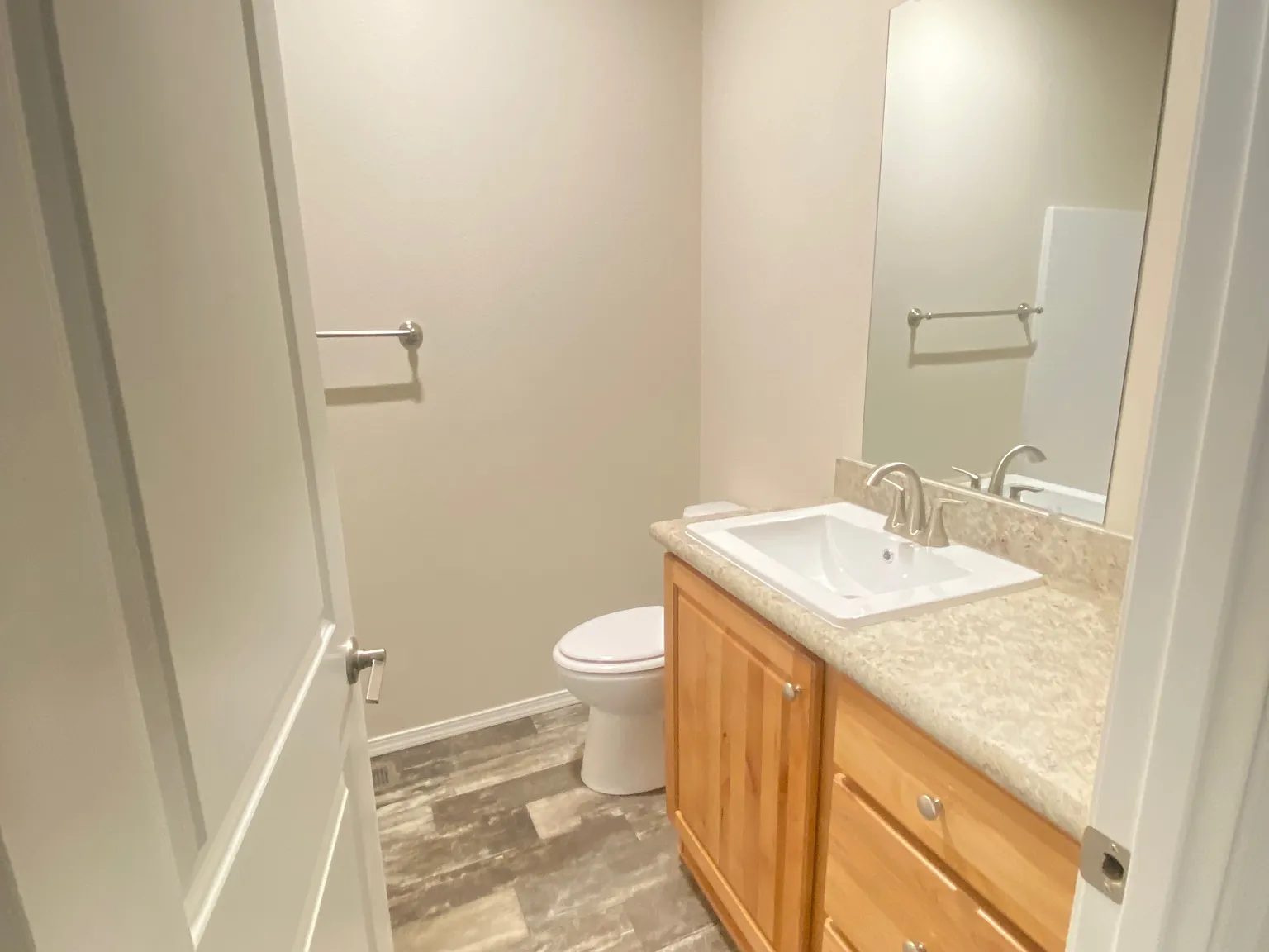 1 bed, 900 sqft, $1,450 — Photo 2