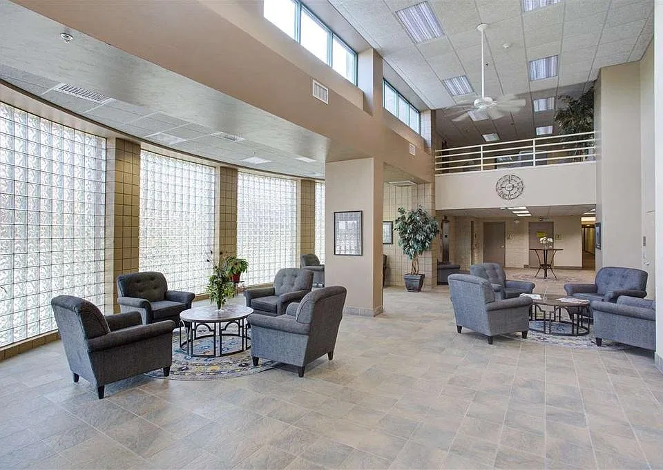 Beautiful Lobby Areas On Each Floor, With Free WIFI. Elevators Throughout.