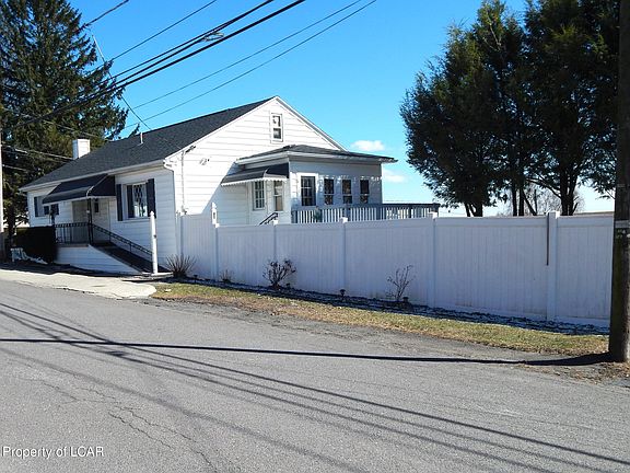 4th image of 720 E 7th St