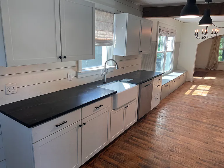 4010 Albemarle Ave — Photo 10