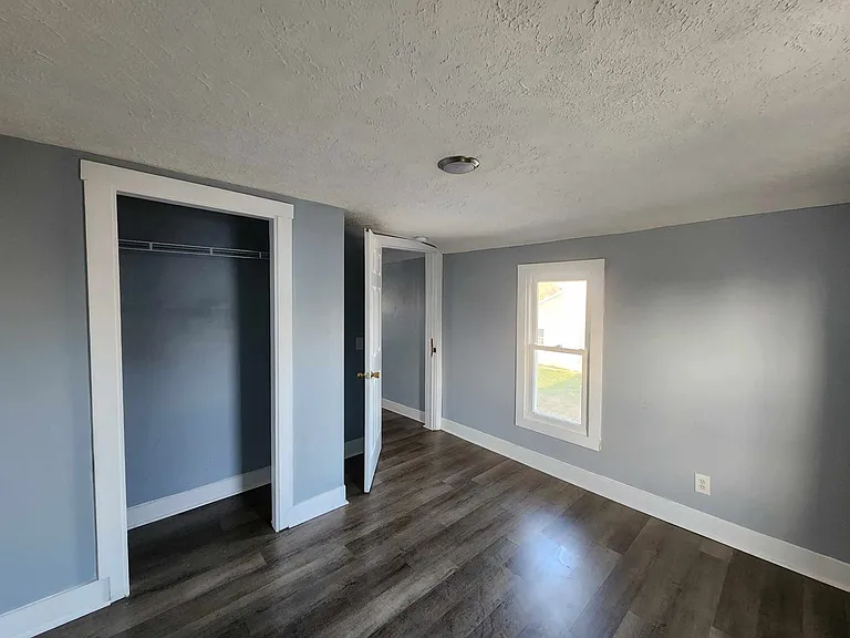313 E Rose St — Photo 11