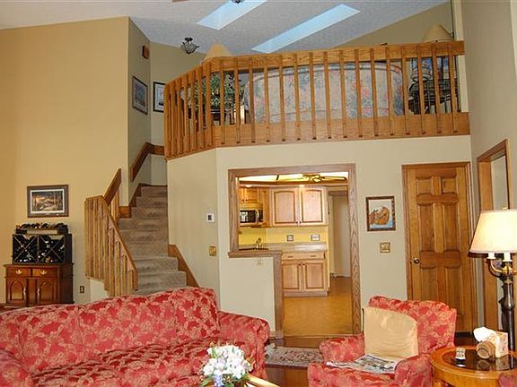 5th image of 7391 Hartcrest Ln
