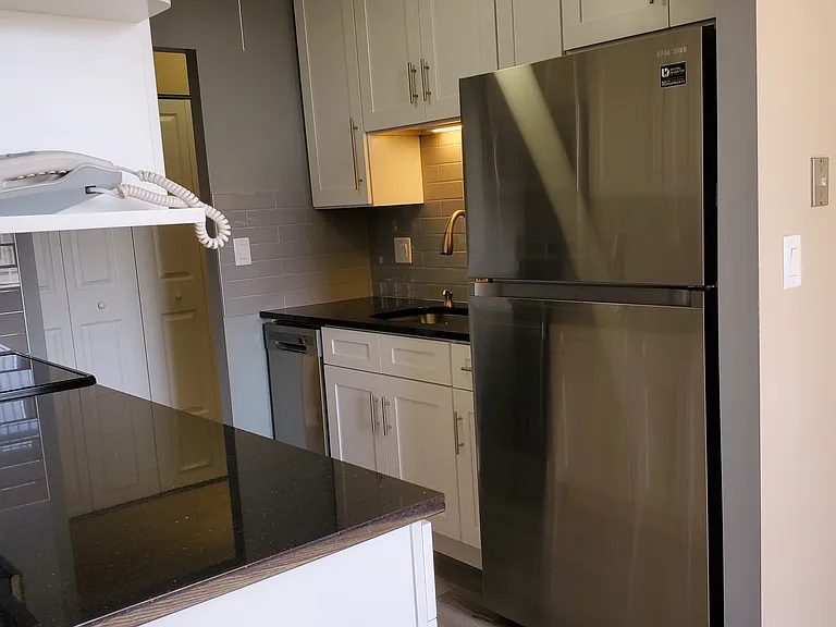225 S Rohlwing Rd #514 — Photo 10