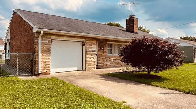 3 bed, 1435 sqft, $3,200 — Photo 2