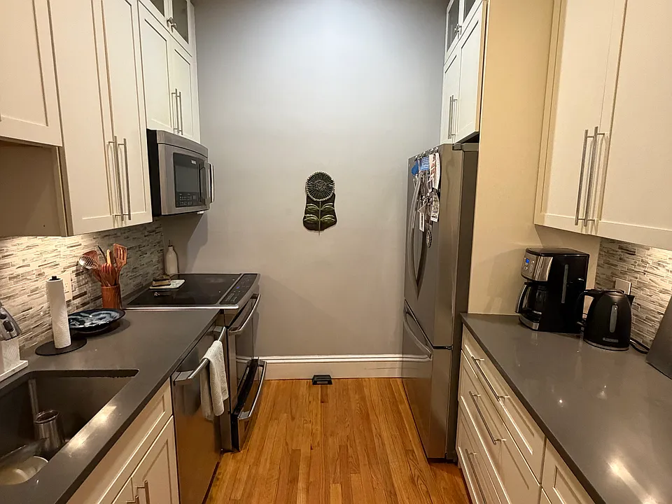 219 W Springfield St #2